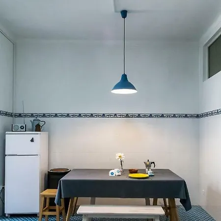 Downtown Shelter - Casa Da Praca * Авейру